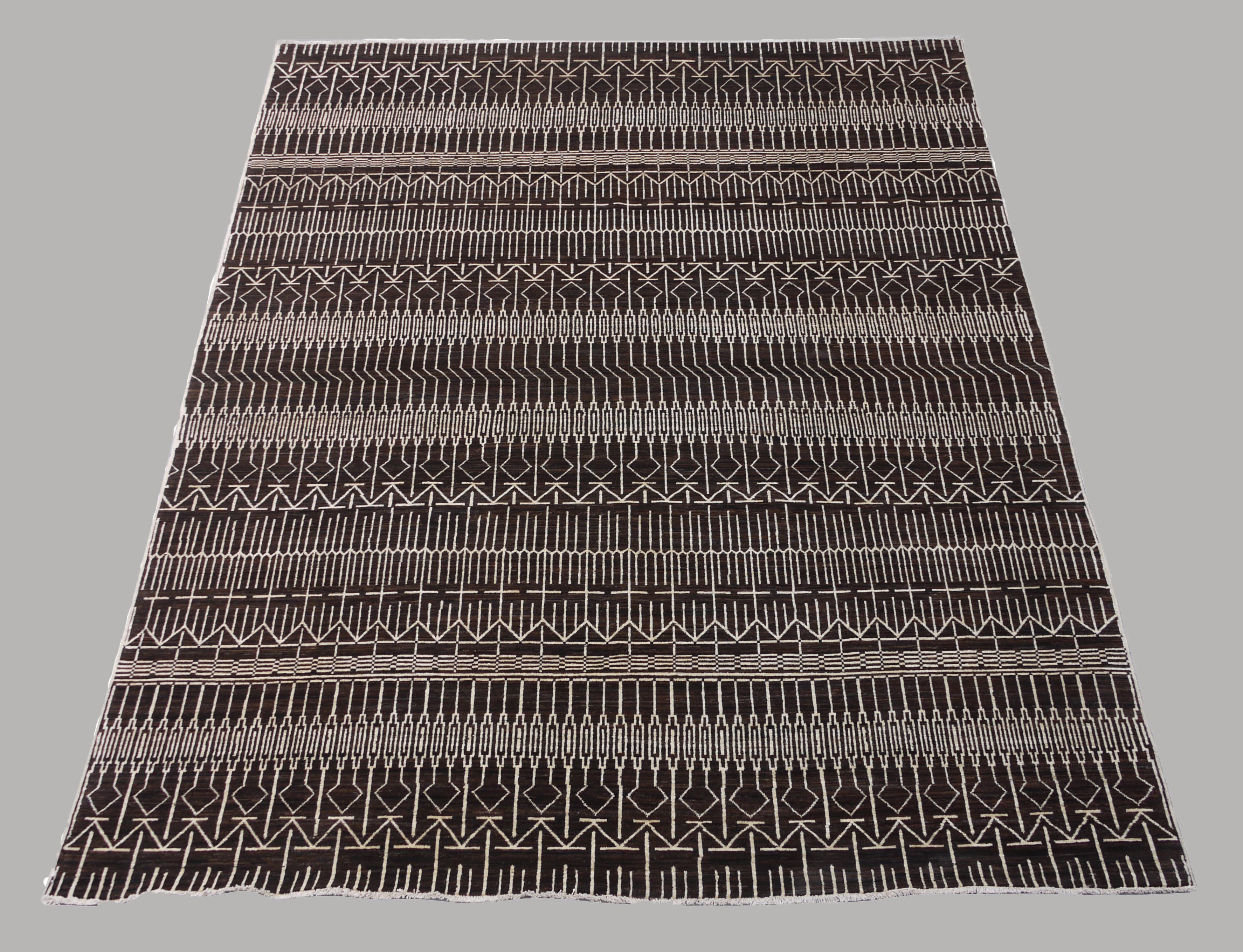 The Geometric Harmony – Rug 306 (244 × 312 cm)