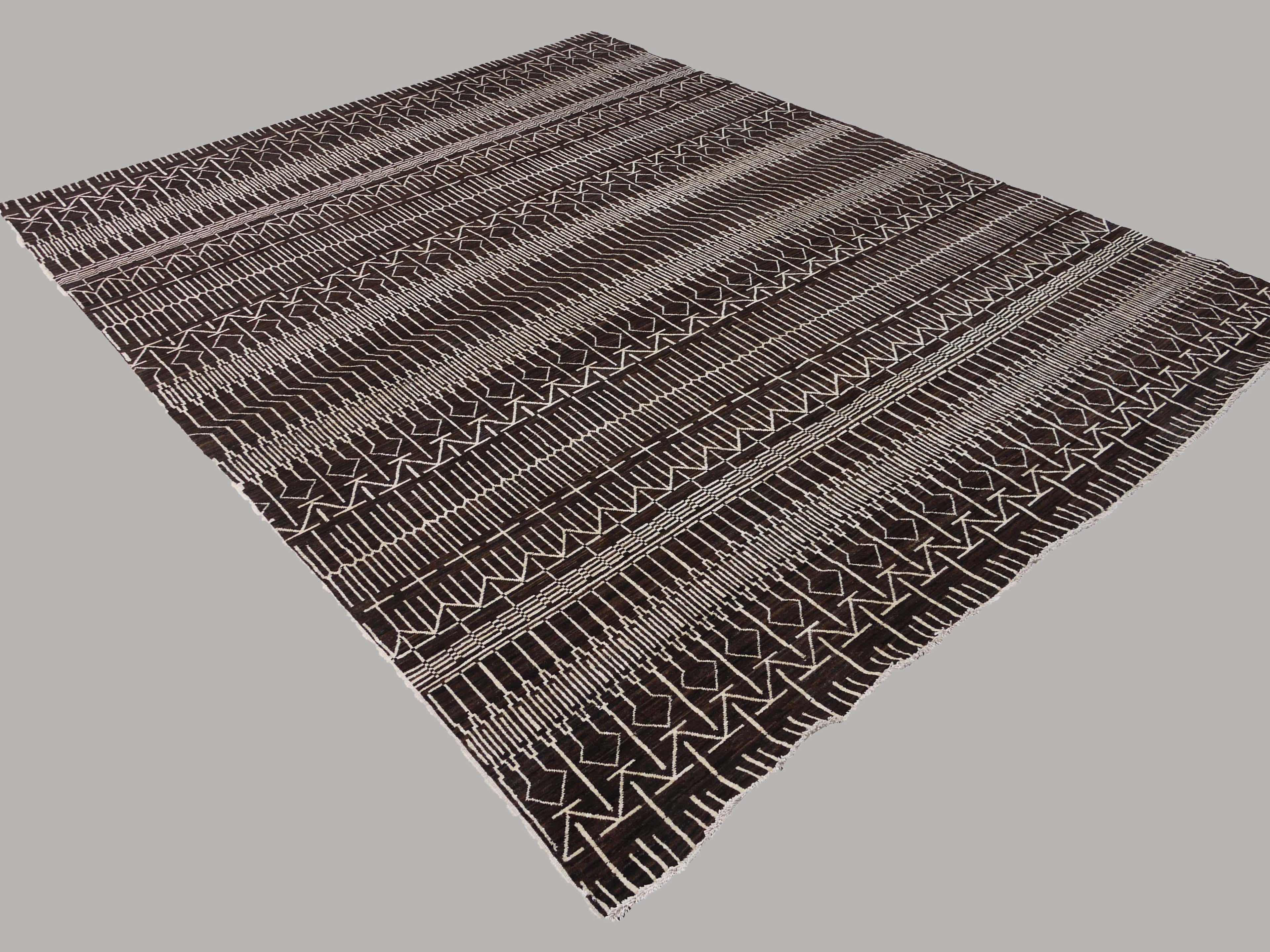 The Geometric Harmony – Rug 306 (244 × 312 cm)