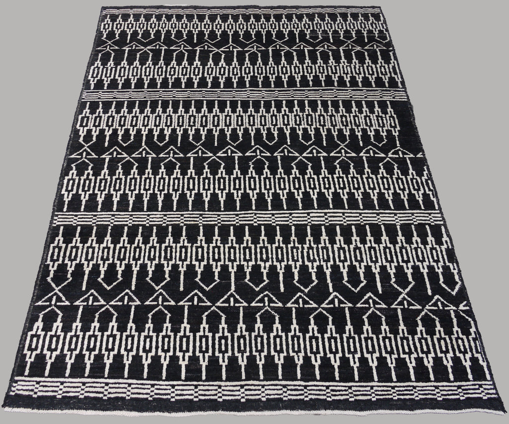 The Vineyard Path – Rug 80 (179 × 271 cm)