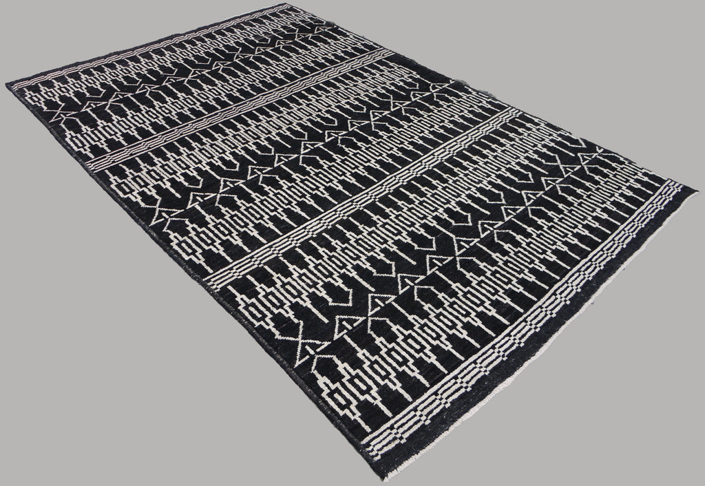 The Vineyard Path – Rug 80 (179 × 271 cm)